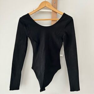 Aritzia Wilfred Black Long-Sleeve Scoop Neck Bodysuit